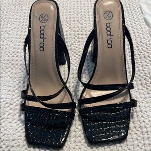 Boohoo Black Strappy Heels Elegant Sandal Design